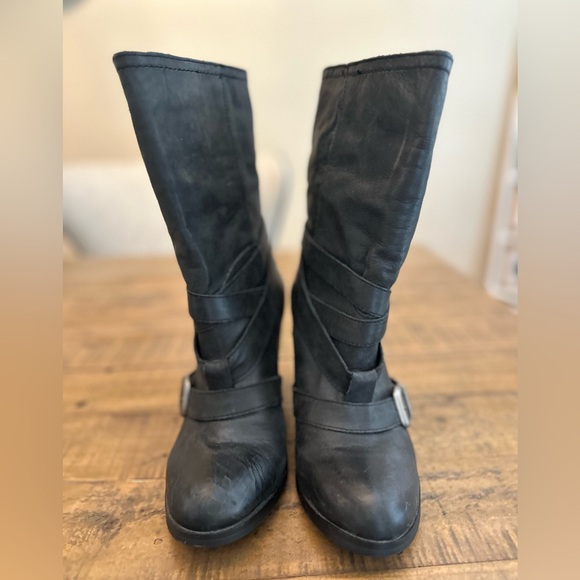 Steve Madden Freeway Dark Blue Leather High Heel Boot - Size 8 - Picture 2 of 6